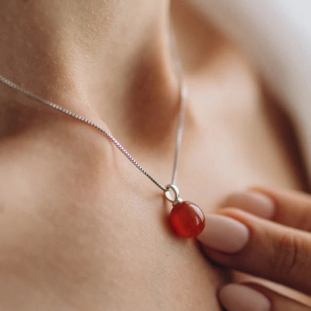 红玛瑙小吊坠项链